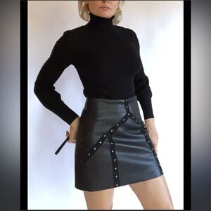 BCBGMAXAZRIA black faux leather mini skirt size L NWT with studs